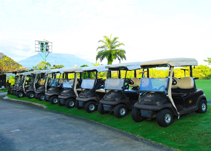 以薩拉克山為背景的Sentul Highlands Golf Club
