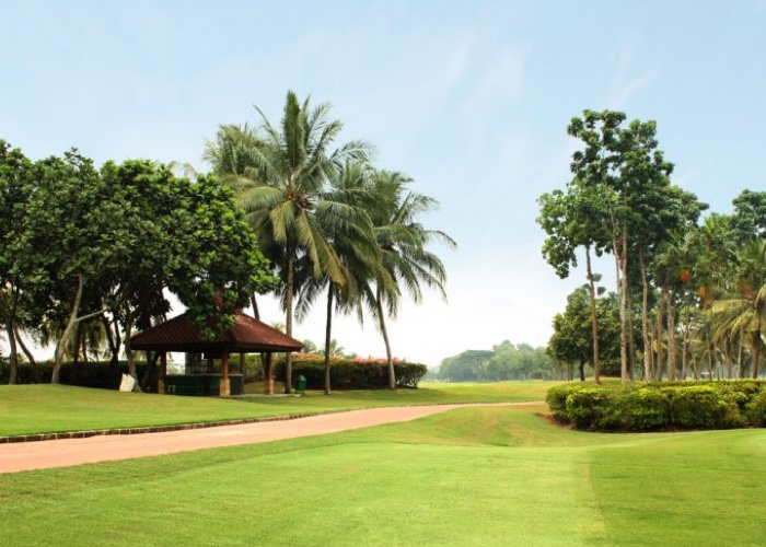 Opened in 1993 and designed by Rick Robbins of Robbins & Associates International Inc. (USA), Kedaton Golf & Country Club spans approximately 7,000 yards from the championship tee.