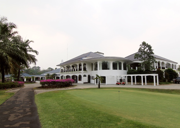 Palm Hills Golf Club offers a course that is as visually captivating as it is strategically challenging.