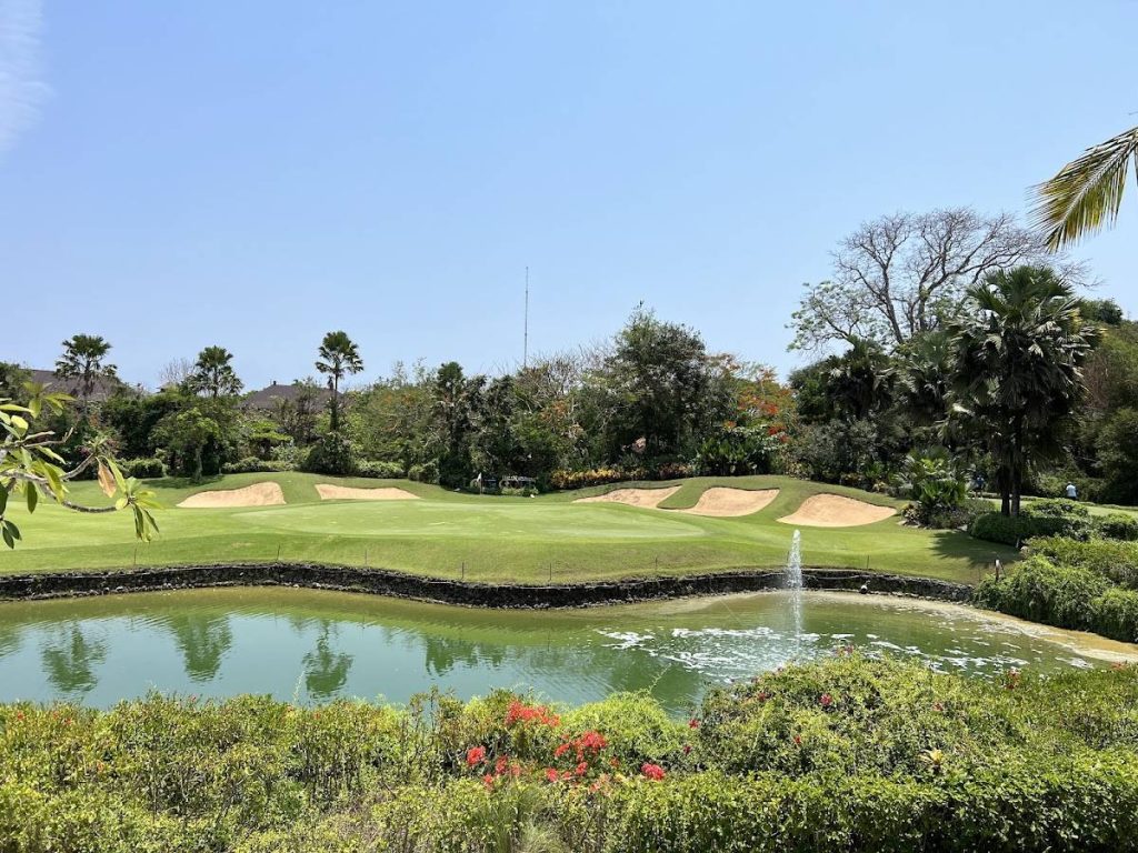 การออกแบบสนามกอล์ฟ Bali National Golf Club: สามลักษณะในหนึ่งรอบ การออกแบบสนามกอล์ฟ Bali National Golf Club: สามลักษณะในหนึ่งรอบ