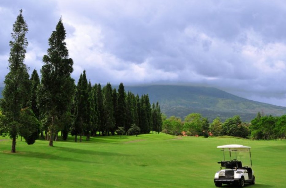 Located in Bogor, West Java, Lido Golf Club is a golf destination that seamlessly combines mountain scenery with a serene yet challenging playing experience. Located in Bogor, West Java, Lido Golf Club is a golf destination that seamlessly combines mountain scenery with a serene yet challenging playing experience.