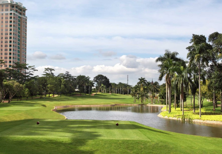Pondok Indah Golf Club provides a comprehensive range of world-class facilities to support both casual play and professional training. Pondok Indah Golf Club provides a comprehensive range of world-class facilities to support both casual play and professional training.