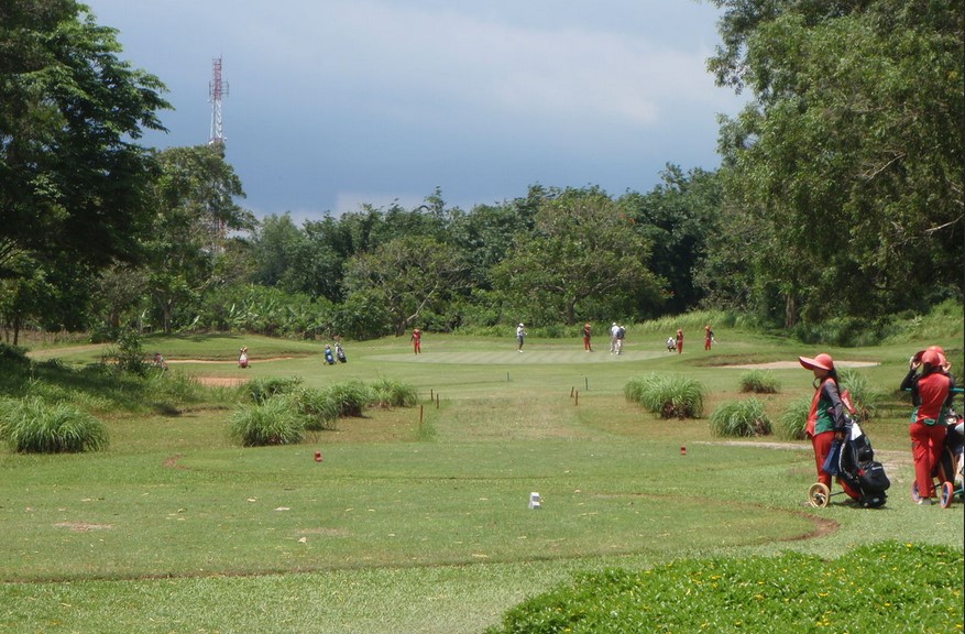รีวิวครบทุกมุม Takara Golf Resort: สนามกอล์ฟราคาสบายกระเป๋าในเมืองตังกะลัง (Tangerang) รีวิวครบทุกมุม Takara Golf Resort: สนามกอล์ฟราคาสบายกระเป๋าในเมืองตังกะลัง (Tangerang)