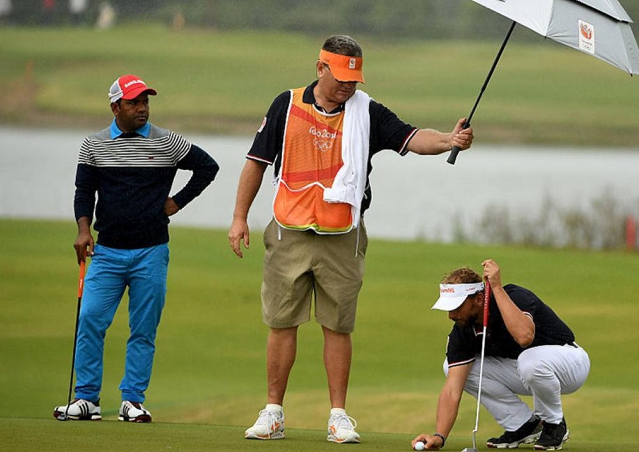 Pendapatan yang Menggiurkan Pekerjaan Caddy Golf Pendapatan yang Menggiurkan Pekerjaan Caddy Golf