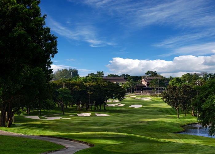 ในฐานะ คันทรีคลับมาตรฐานระดับห้าดาว Kota Permai Golf and Country Club มอบสิ่งอำนวยความสะดวกที่ครบครัน ทั้งสำหรับการเล่นกีฬาและการพักผ่อนของครอบครัว จึงไม่น่าแปลกใจที่ที่นี่กลายเป็นหนึ่งในจุดหมายปลายทางยอดนิยมของนักกอล์ฟที่ต้องการผสาน กีฬา ความบันเทิง และการผ่อนคลาย เข้าด้วยกัน ในฐานะ คันทรีคลับมาตรฐานระดับห้าดาว Kota Permai Golf and Country Club มอบสิ่งอำนวยความสะดวกที่ครบครัน ทั้งสำหรับการเล่นกีฬาและการพักผ่อนของครอบครัว จึงไม่น่าแปลกใจที่ที่นี่กลายเป็นหนึ่งในจุดหมายปลายทางยอดนิยมของนักกอล์ฟที่ต้องการผสาน กีฬา ความบันเทิง และการผ่อนคลาย เข้าด้วยกัน