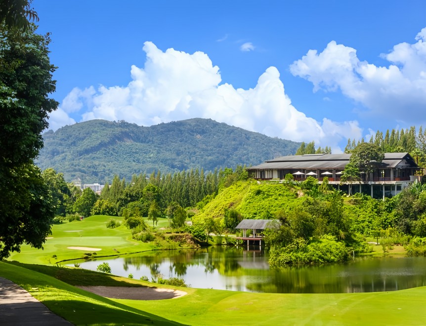 Strategic Red Mountain Golf Club Location in Phuket’s Heart