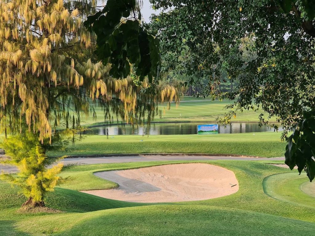 With its combination of top-class golf amenities, comfortable lodging, and quality dining, Bangkok Golf Club offers a complete golf-and-stay package, whether for a single-day visit or a multi-day getaway.