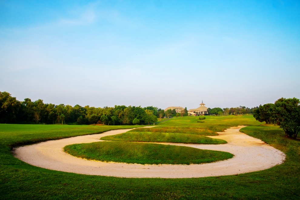 ประสบการณ์การเล่นที่ The Royal Gems Golf City – Dream Arena: ความท้าทายทั้งเทคนิคและจิตใจในทุกหลุม ประสบการณ์การเล่นที่ The Royal Gems Golf City – Dream Arena: ความท้าทายทั้งเทคนิคและจิตใจในทุกหลุม