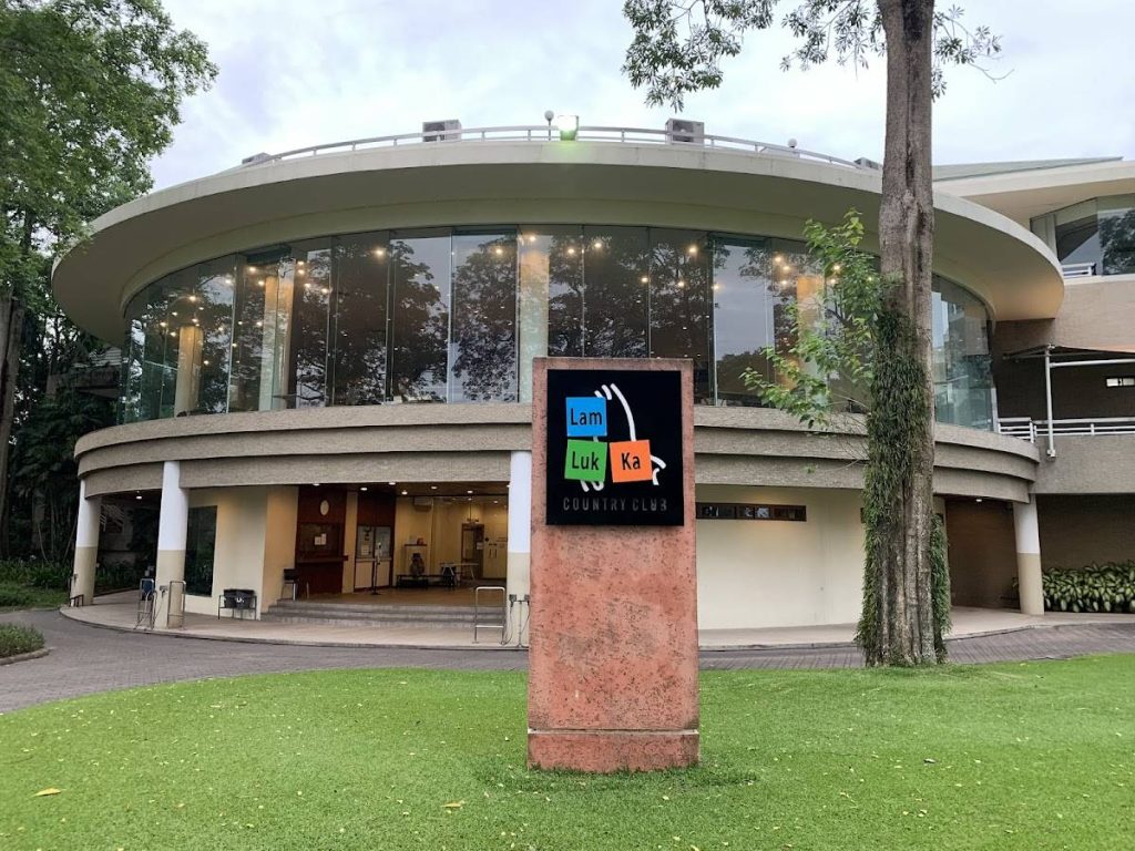 Lokasi Strategis dan Lingkungan Asri Lam Luk Ka Country Club Lokasi Strategis dan Lingkungan Asri Lam Luk Ka Country Club