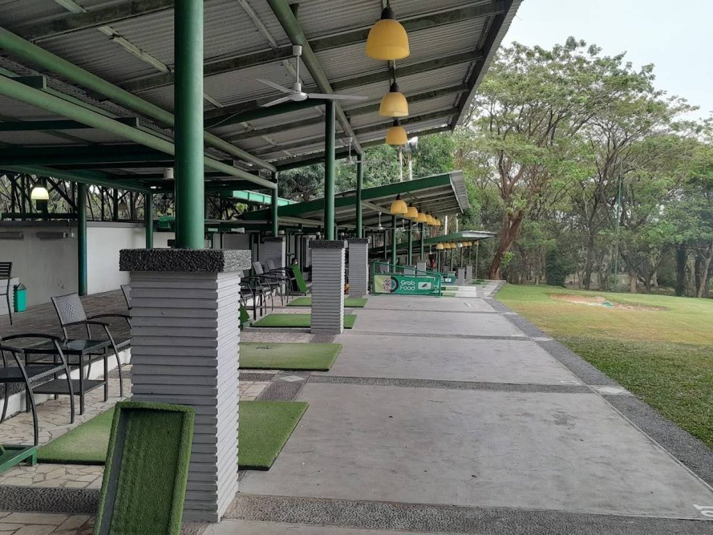 Salah satu nilai lebih dari Baruga Driving Range Golf di Makassar adalah aksesibilitas dan keterbukaannya untuk semua kalangan, termasuk mereka yang baru mengenal olahraga golf. Salah satu nilai lebih dari Baruga Driving Range Golf di Makassar adalah aksesibilitas dan keterbukaannya untuk semua kalangan, termasuk mereka yang baru mengenal olahraga golf.