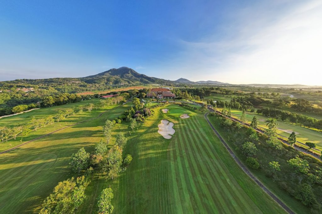 The 18-hole championship course at Jatinangor National Golf & Resort stretches 7,176 yards from the professional tees, featuring a design that perfectly balances challenge and playability. The 18-hole championship course at Jatinangor National Golf & Resort stretches 7,176 yards from the professional tees, featuring a design that perfectly balances challenge and playability.