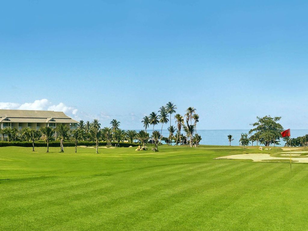 Phokeethra Golf Krabi – Golf 9 Hole dengan Pemandangan Laut Phokeethra Golf Krabi – Golf 9 Hole dengan Pemandangan Laut