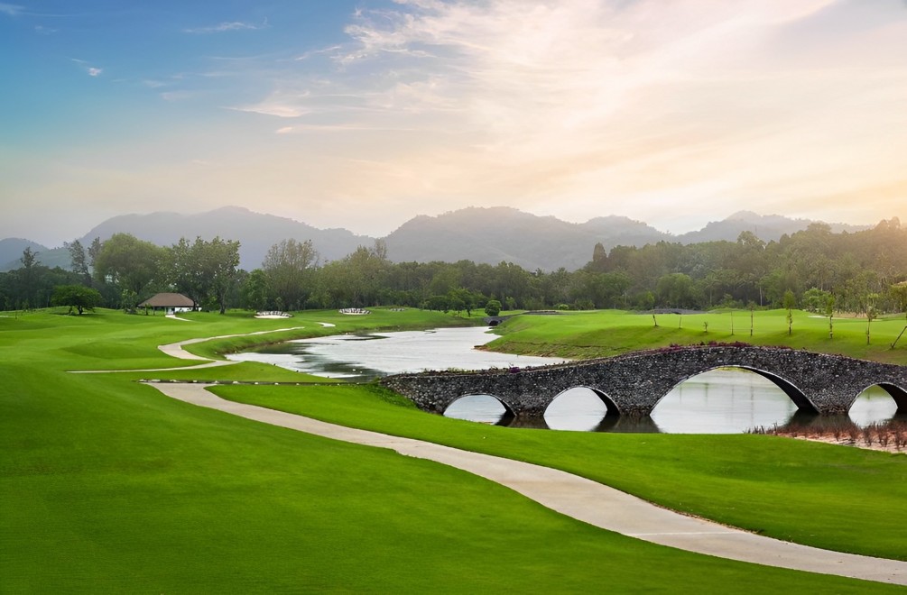 Review Lengkap Aquella Golf and Country Club: Lapangan Golf Premium Tepi Laut Andaman di Phang Nga