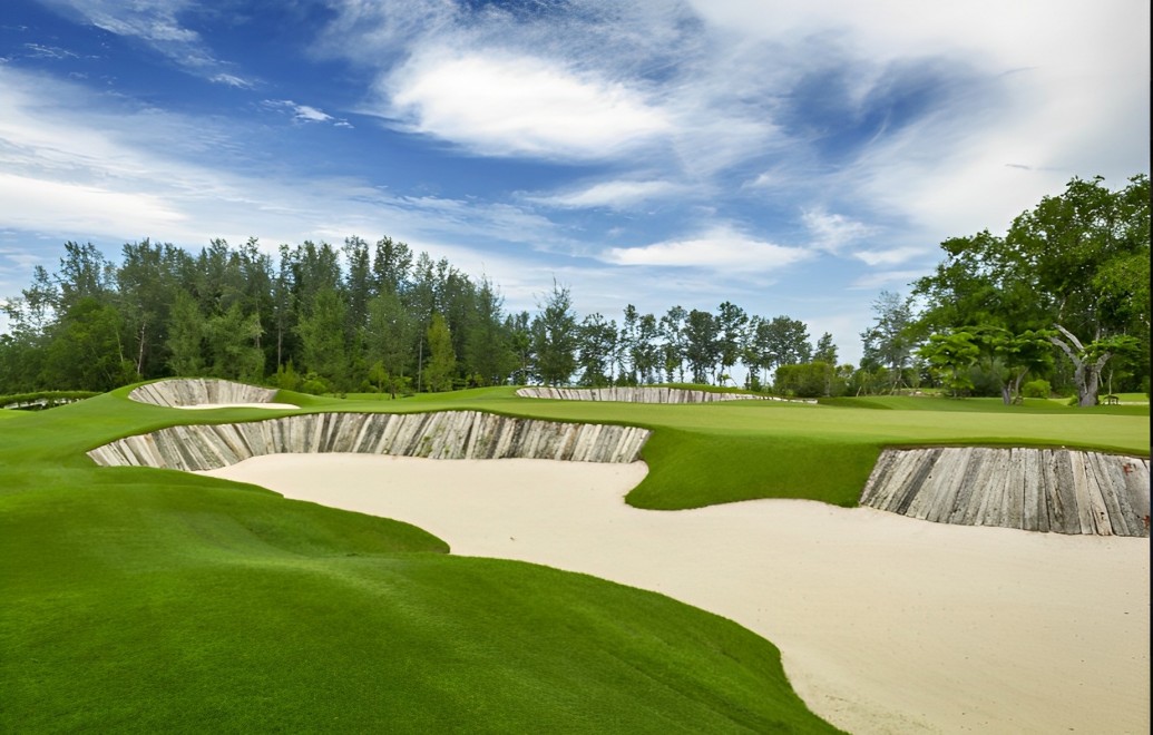 Aquella Golf and Country Club のクラブハウスとレストラン