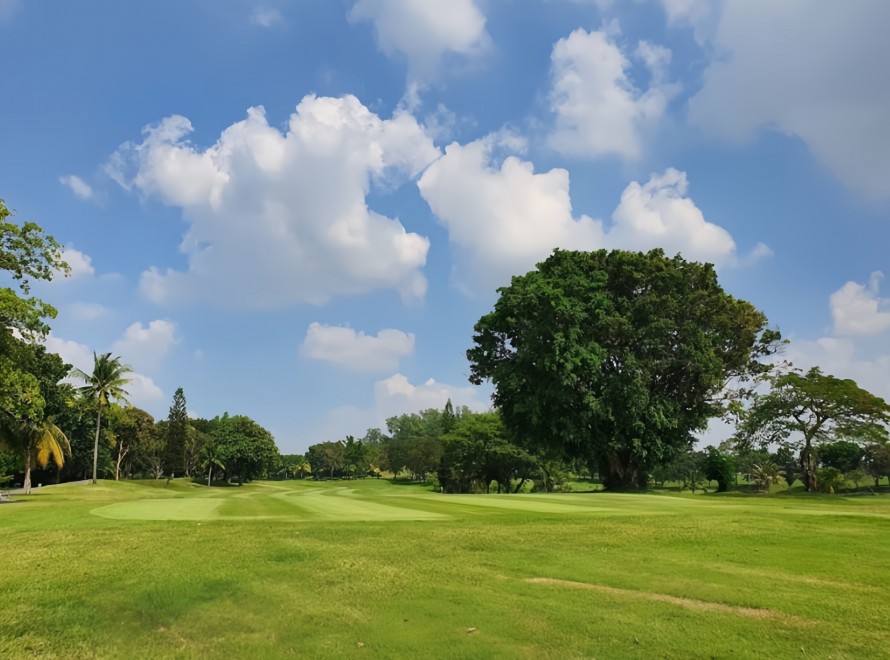 Burapha Golf and Resortの料金は、プレー日、時間帯、シーズン、予約チャネル、パッケージ内容によって変わります。