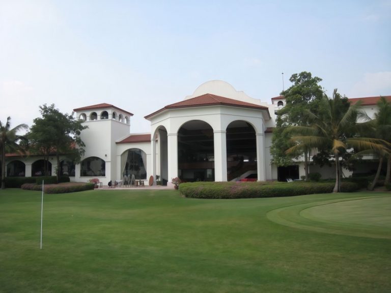 Phoenix Gold Golf Bangkok のコース風景