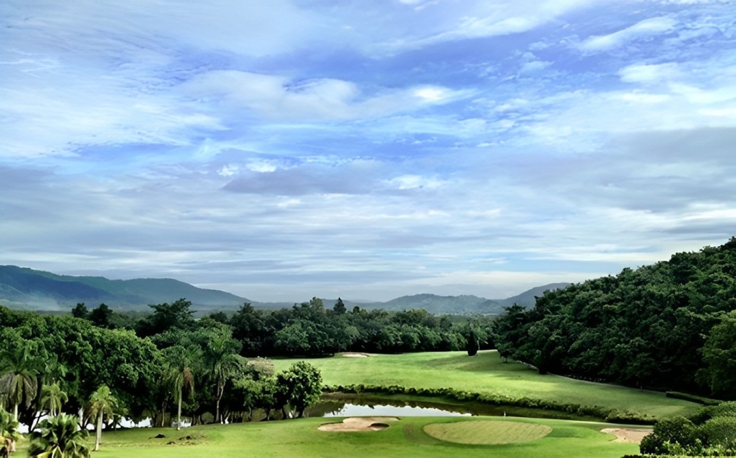 Waterford Valley Chiang Rai の谷と山々の眺め