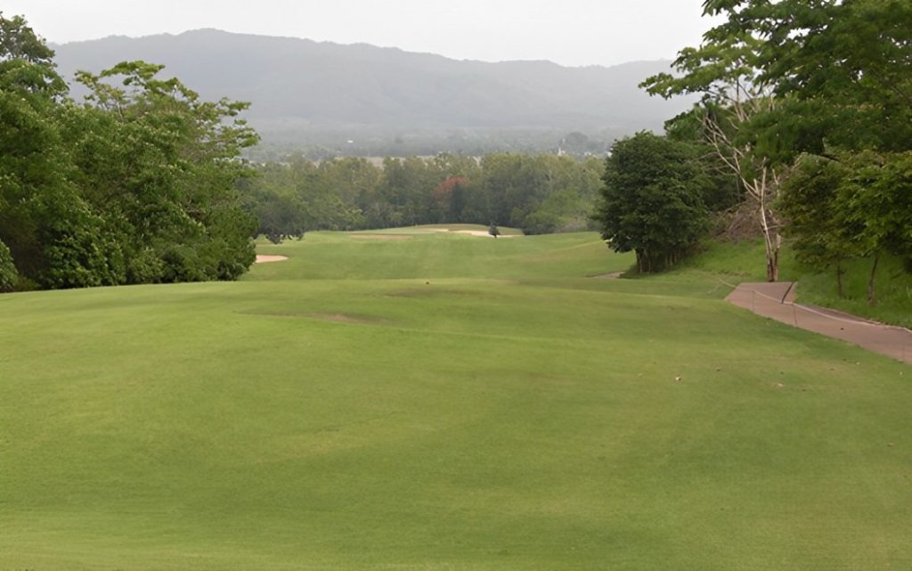 Waterford Valley Chiang Rai punya positioning sebagai course scenic, natural, dan value di area Chiang Rai. Waterford Valley Chiang Rai punya positioning sebagai course scenic, natural, dan value di area Chiang Rai.
