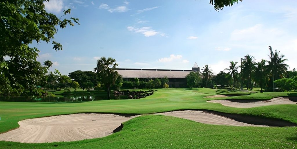 Windsor Park and Golf Club berada di area Bangkok timur laut, tepatnya di kawasan Nong Chok / dekat Minburi.