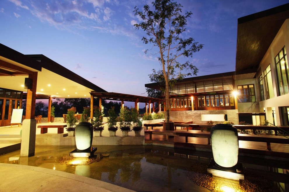 Tata letak Bangsai Country Club yang dikelilingi lahan pertanian