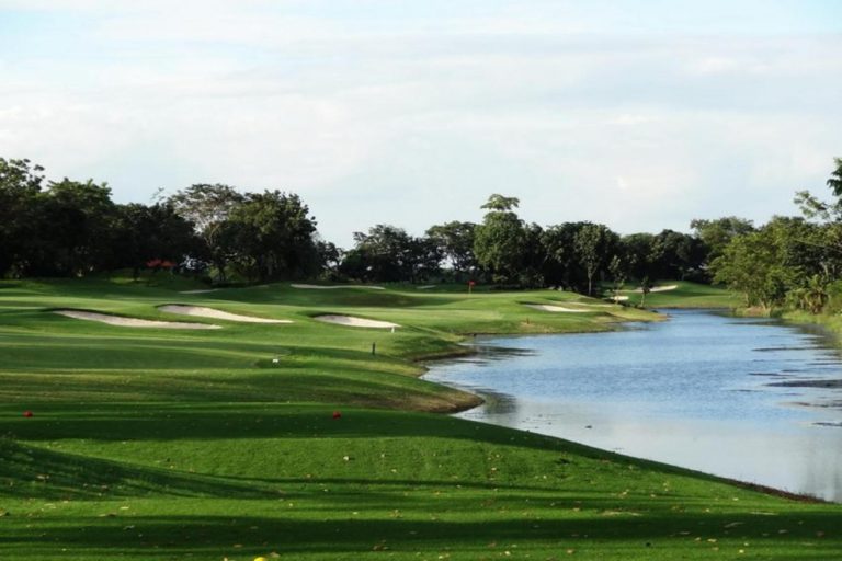 ทัศนียภาพของสนาม Bangsai Country Club