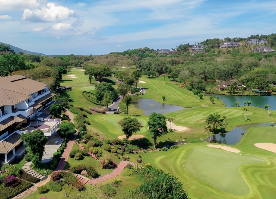 Blue Canyon Country Club Canyon Course の島グリーン