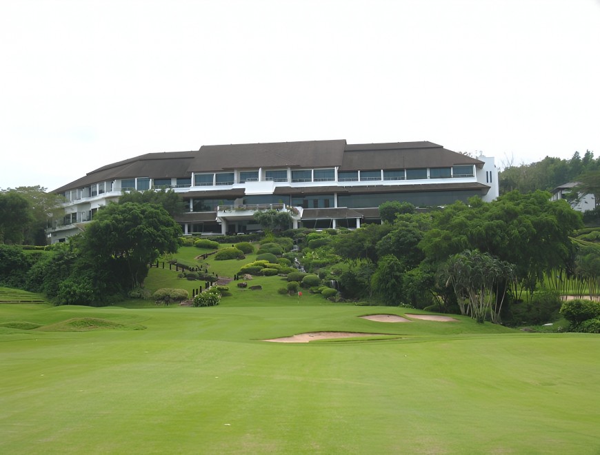 Blue Canyon Country Club Canyon Course（ブルーキャニオン・カントリークラブ キャニオンコース）の峡谷とフェアウェイ