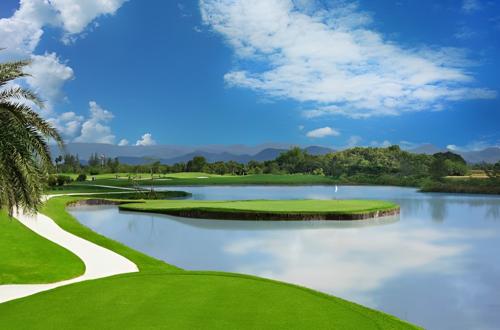 Gassan Legacy Golf Club の島グリーン