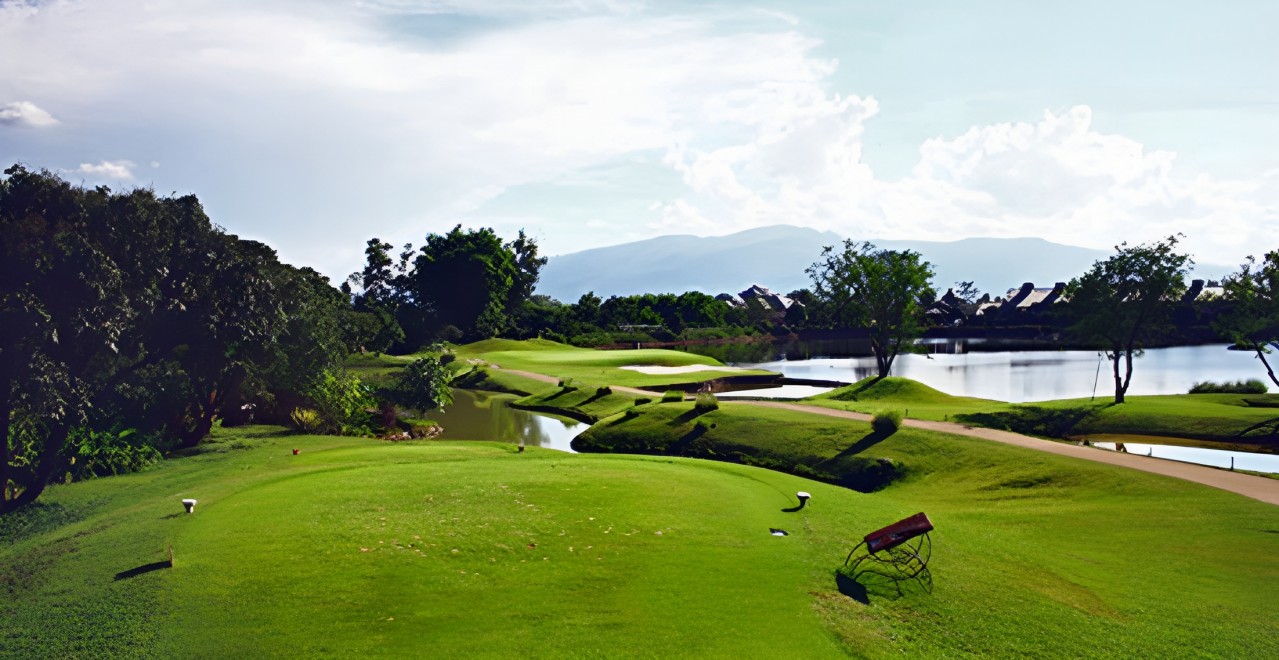 Mae Jo Golf Club and Resort の全景