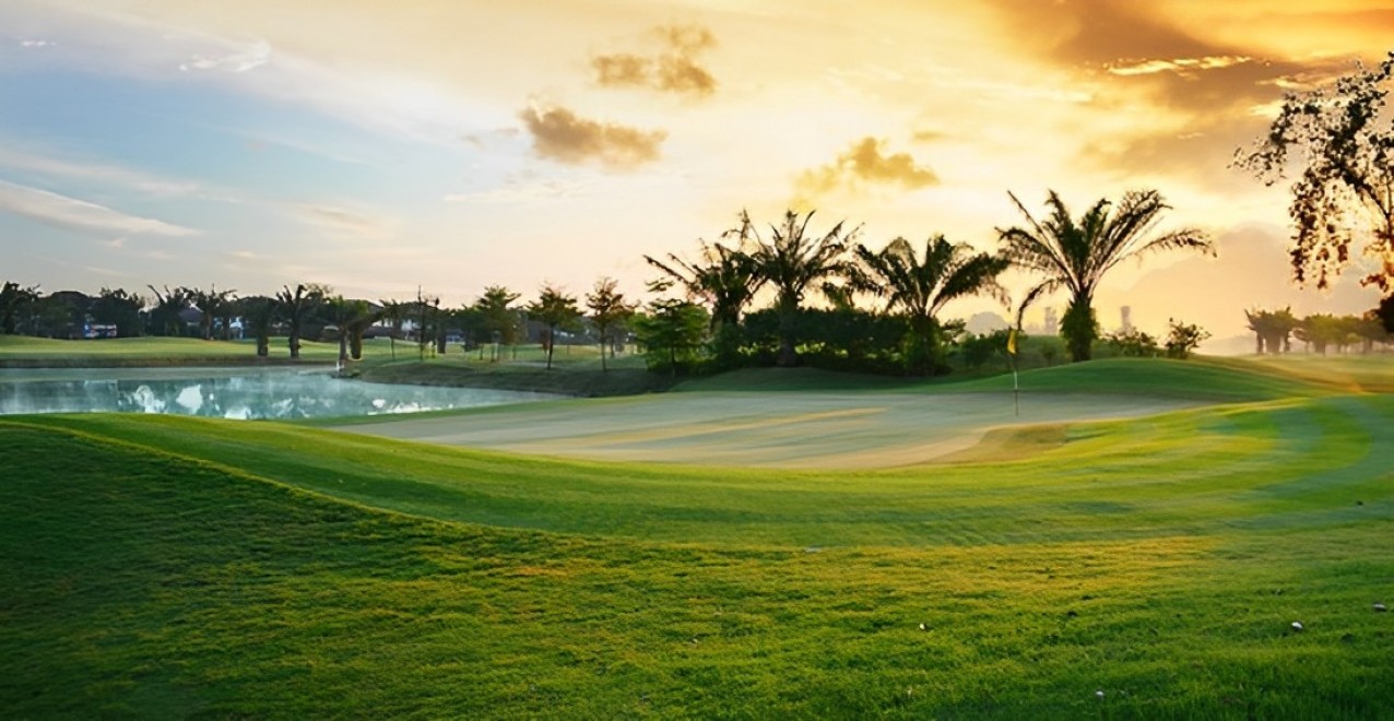 North Hill Golf Chiang Mai のクラブハウス周辺