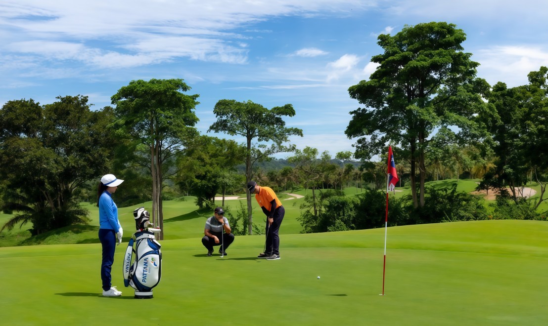 Pattana Golf Club and Resort のクラブハウスと宿泊施設