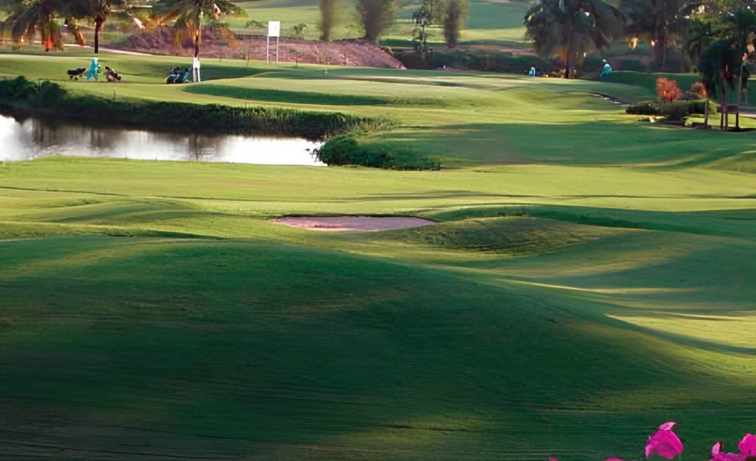 Rayong Green Valley Country Club のクラブハウス周辺