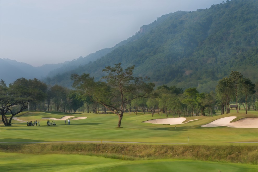 Royal Hills Golf Resort & Spa の水が絡むホール