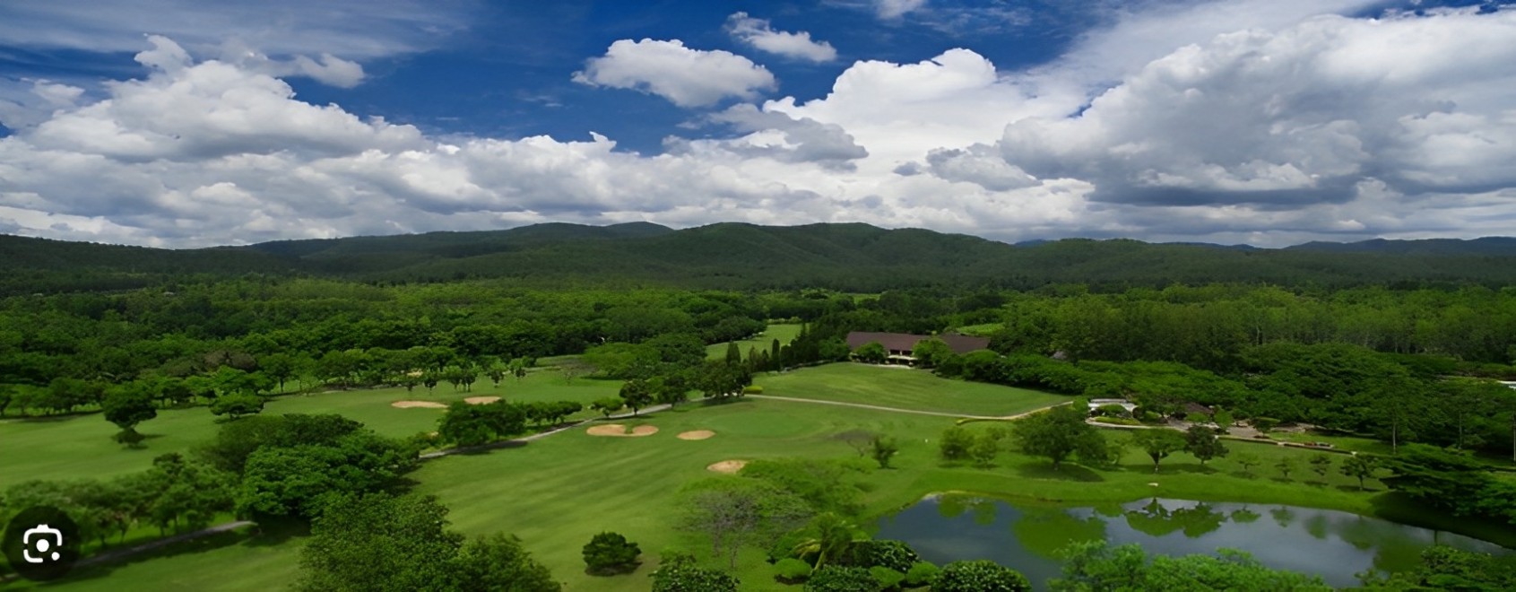 The Royal ChiangMai Golf Resort のクラブハウスと宿泊施設