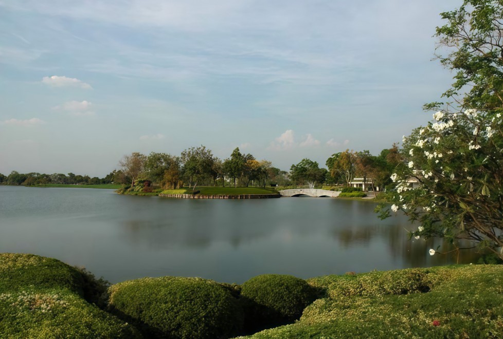 The Royal Gems Golf & Sport Club のクラブハウスと施設