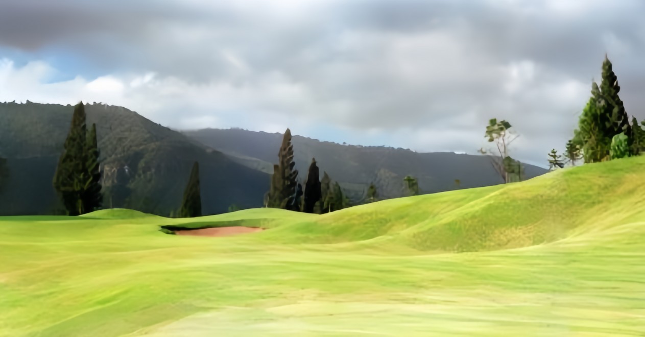 Toscana Valley Country Club(トスカーナバレー)の砲台グリーンとトスカーナ様式の建物