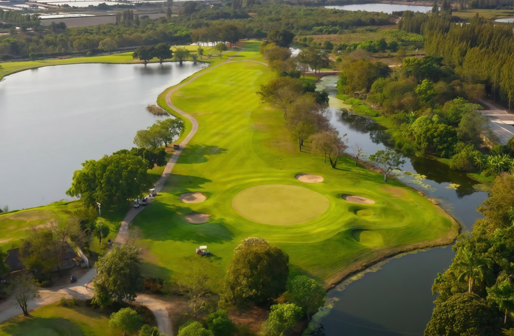 Uniland Golf and Resort Thailand の併設リゾート